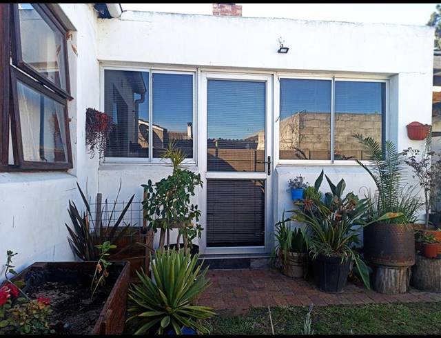 4 BEDROOM HOUSE FOR SALE IN DENNEMERE